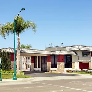 Days & By Wyndham At Disneyland Park Motel
