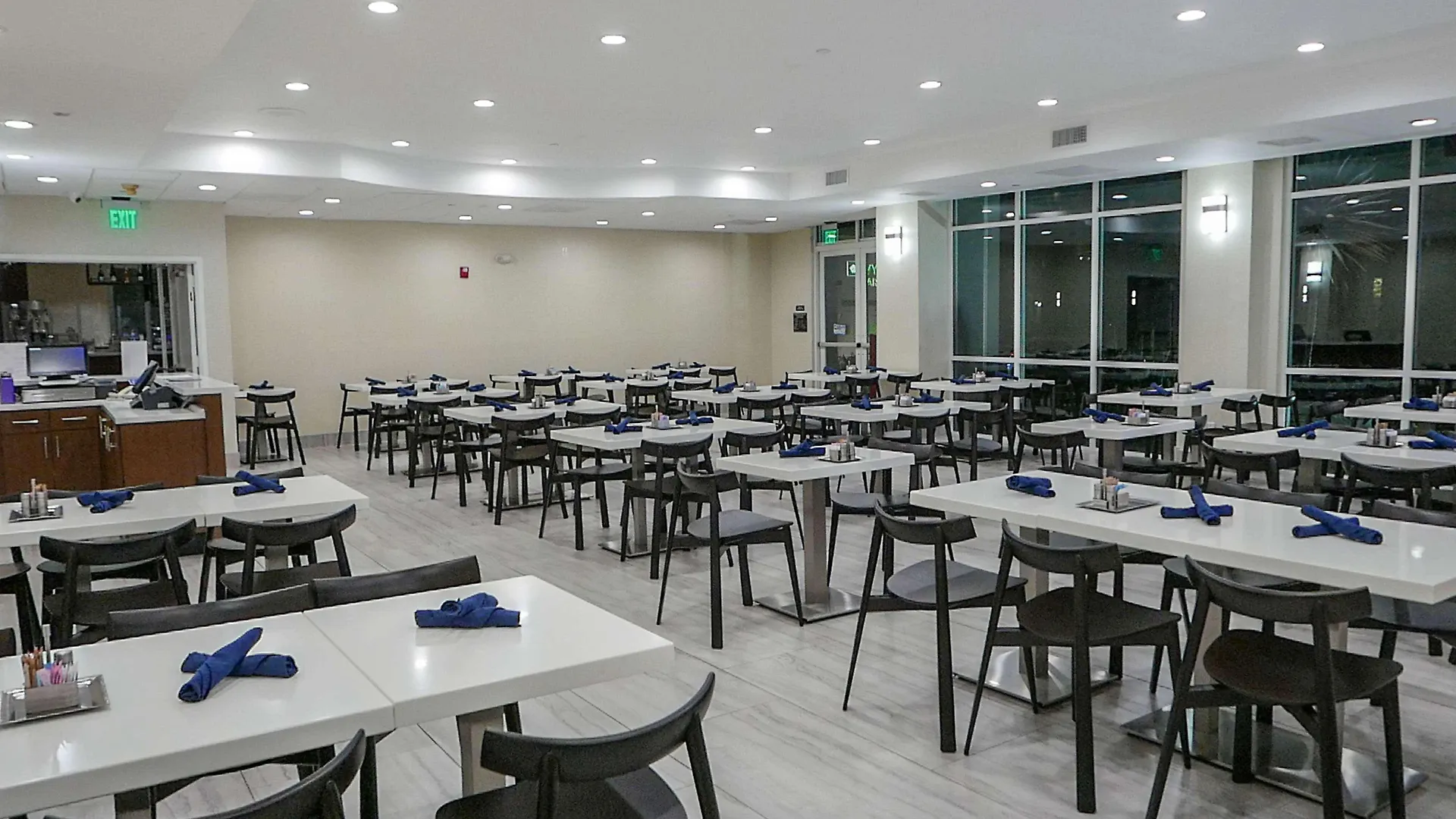 Wyndham Anaheim Hotel