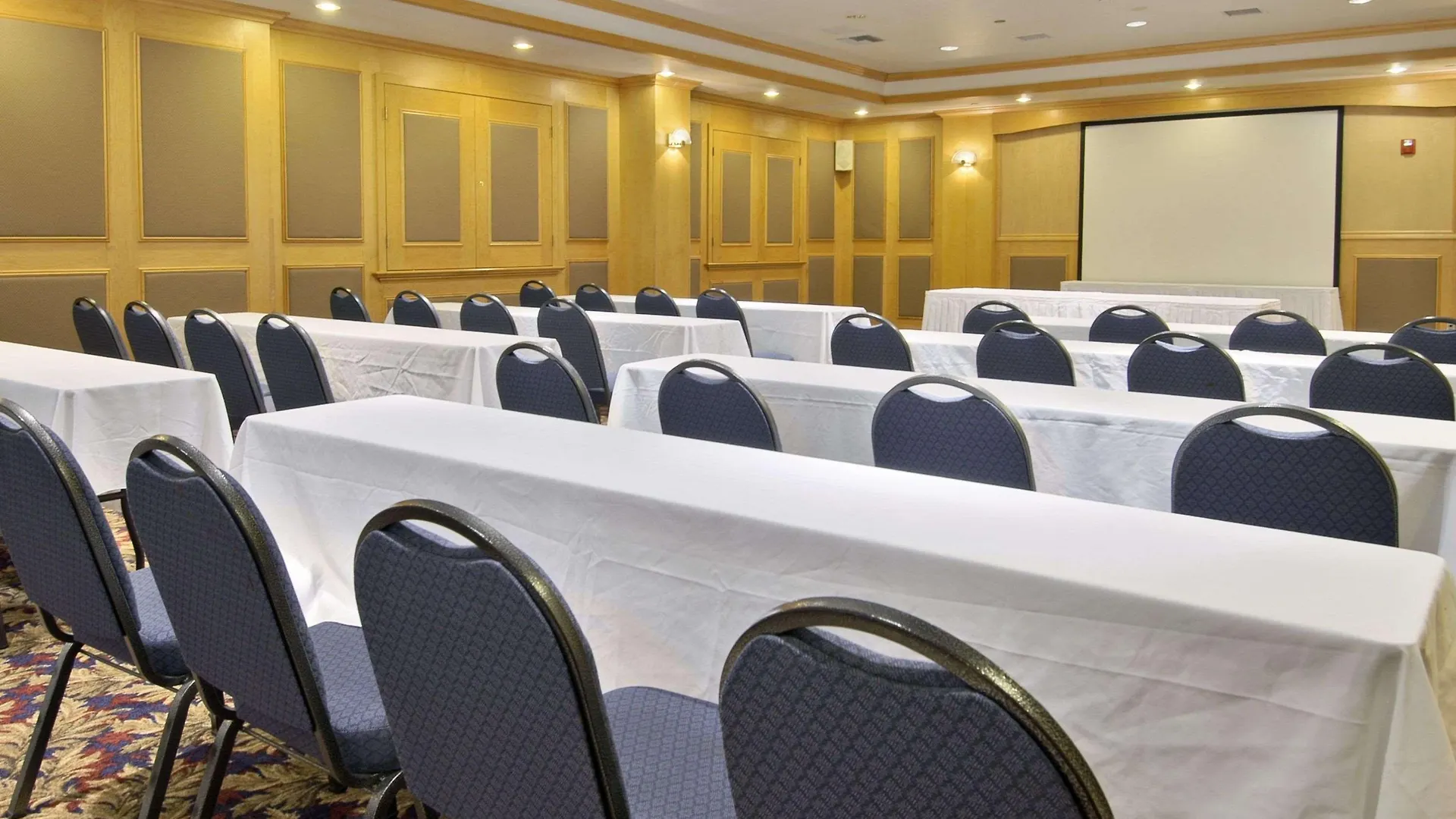 Wyndham Anaheim Hotel