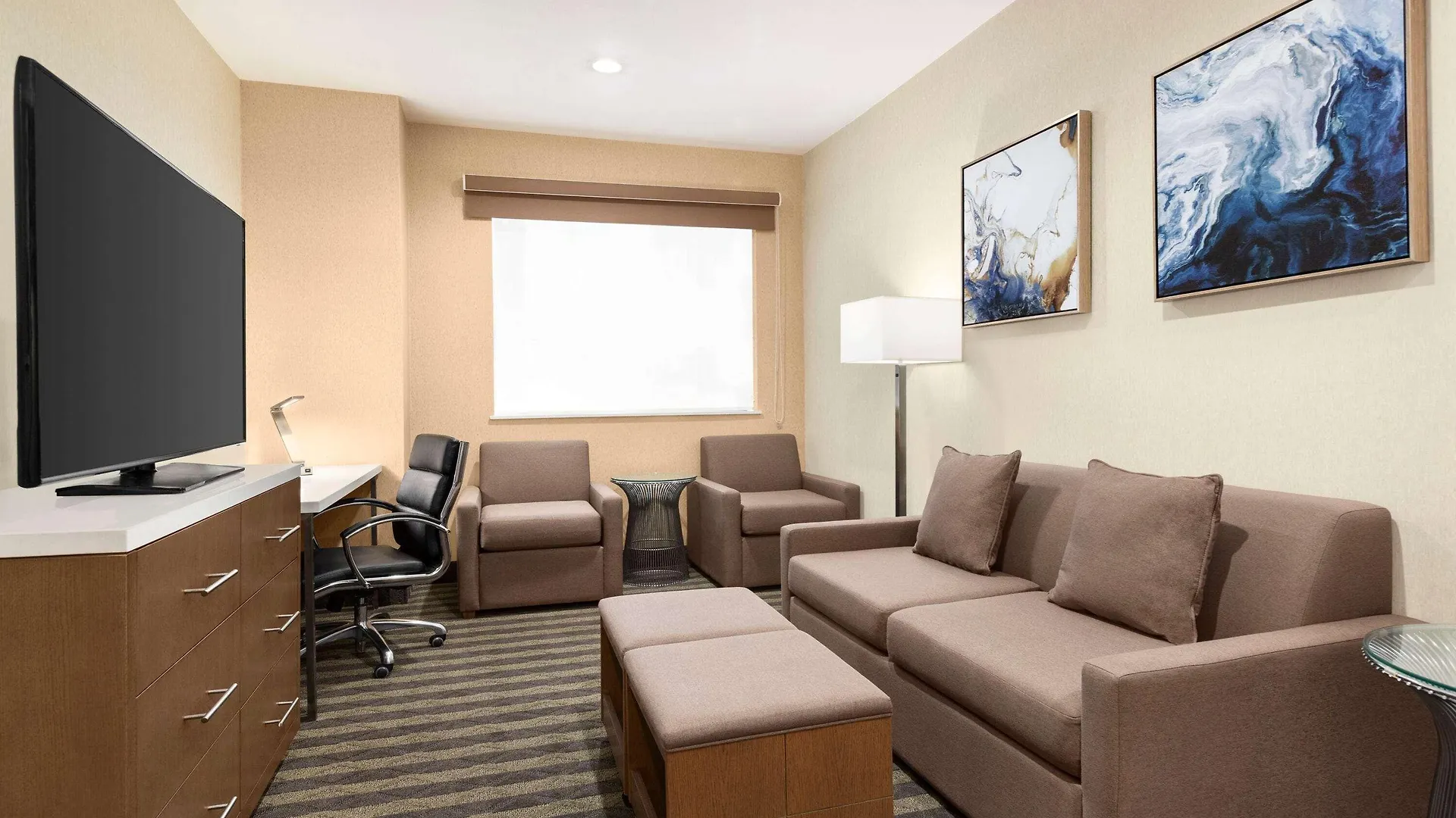 Wyndham Anaheim Hotel
