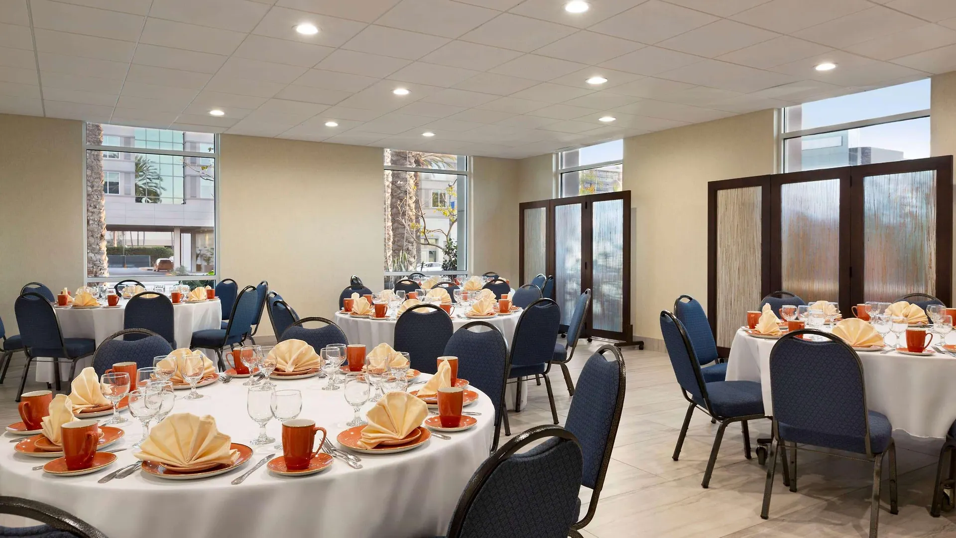 Wyndham Anaheim Hotel