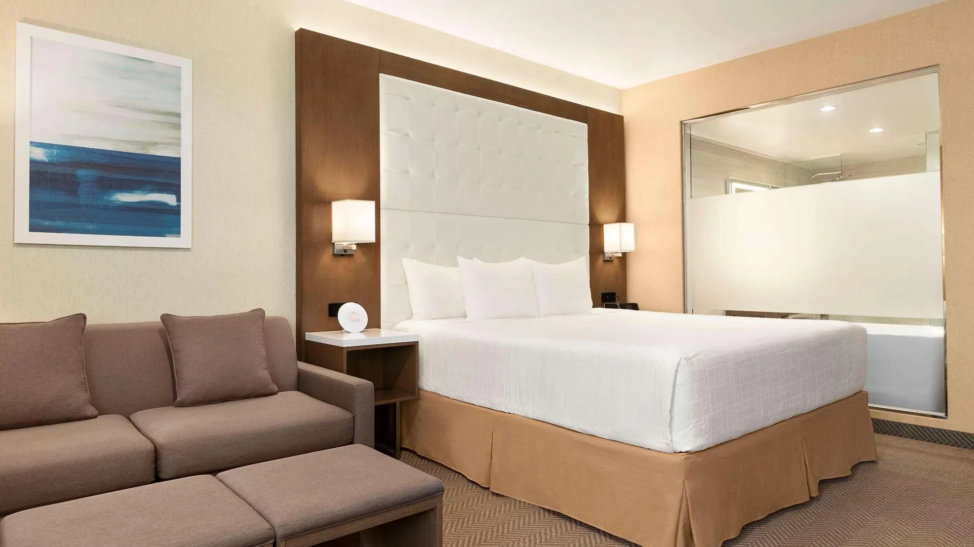 Wyndham Anaheim Hotel