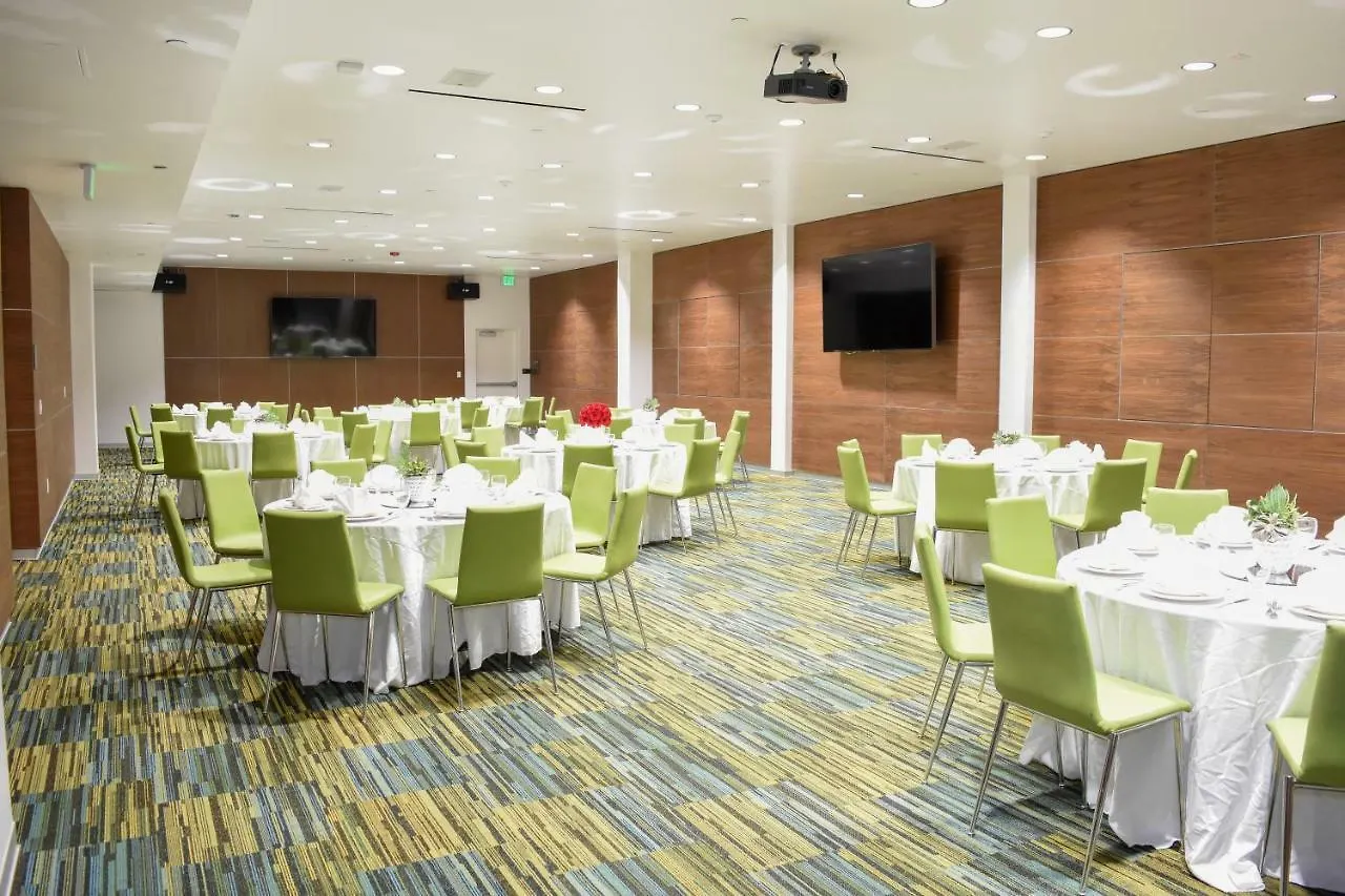 ***  Wyndham Anaheim Hotel United States