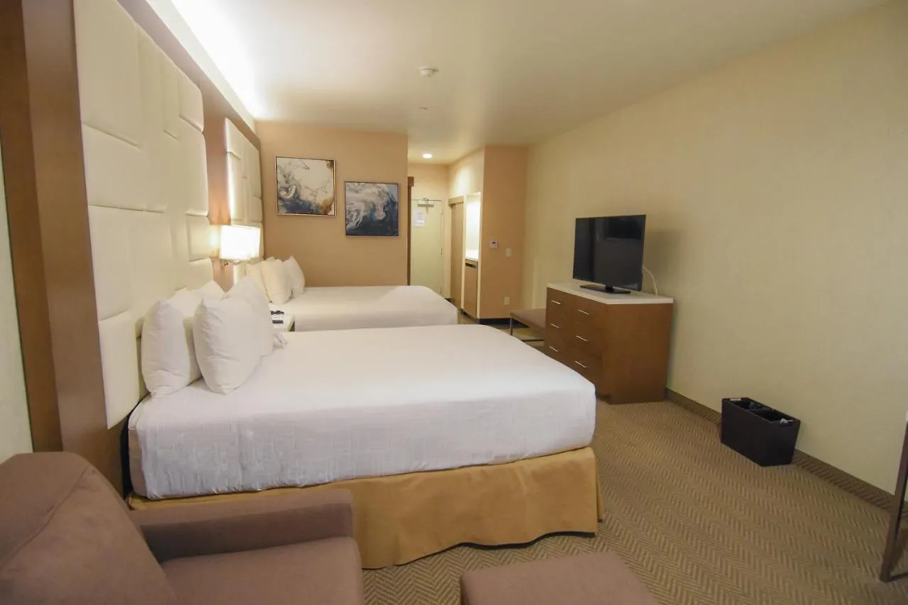Wyndham Anaheim Hotel